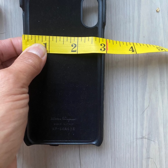 Salvatore Ferragamo Adjustable
Hand Strap Logo iPhone Phone
Case  I phone X) - Picture 4 of 5